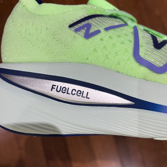 New Balance Fuel Cell Super Comp Trainer NWOT - Picture 2 of 6
